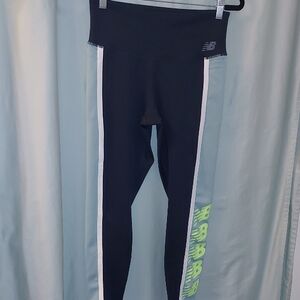 EUC New Balance Women's Blue/green/white Leggings Size M